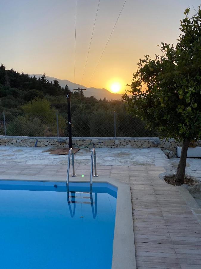 Old Stone Villa In Apokoronas Villa Nostalgia Kreta Fíliposz Kültér fotó